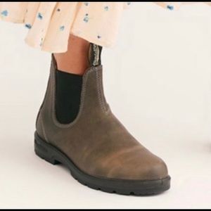 Blundstone Brown Chelsea Boots BEST OFFER :)
